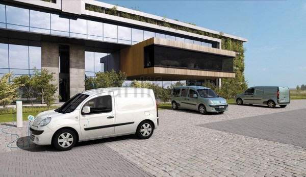 Автомобили Renault Twizy и Kangoo Z.E. теперь доступны и для частных российских заказчиков